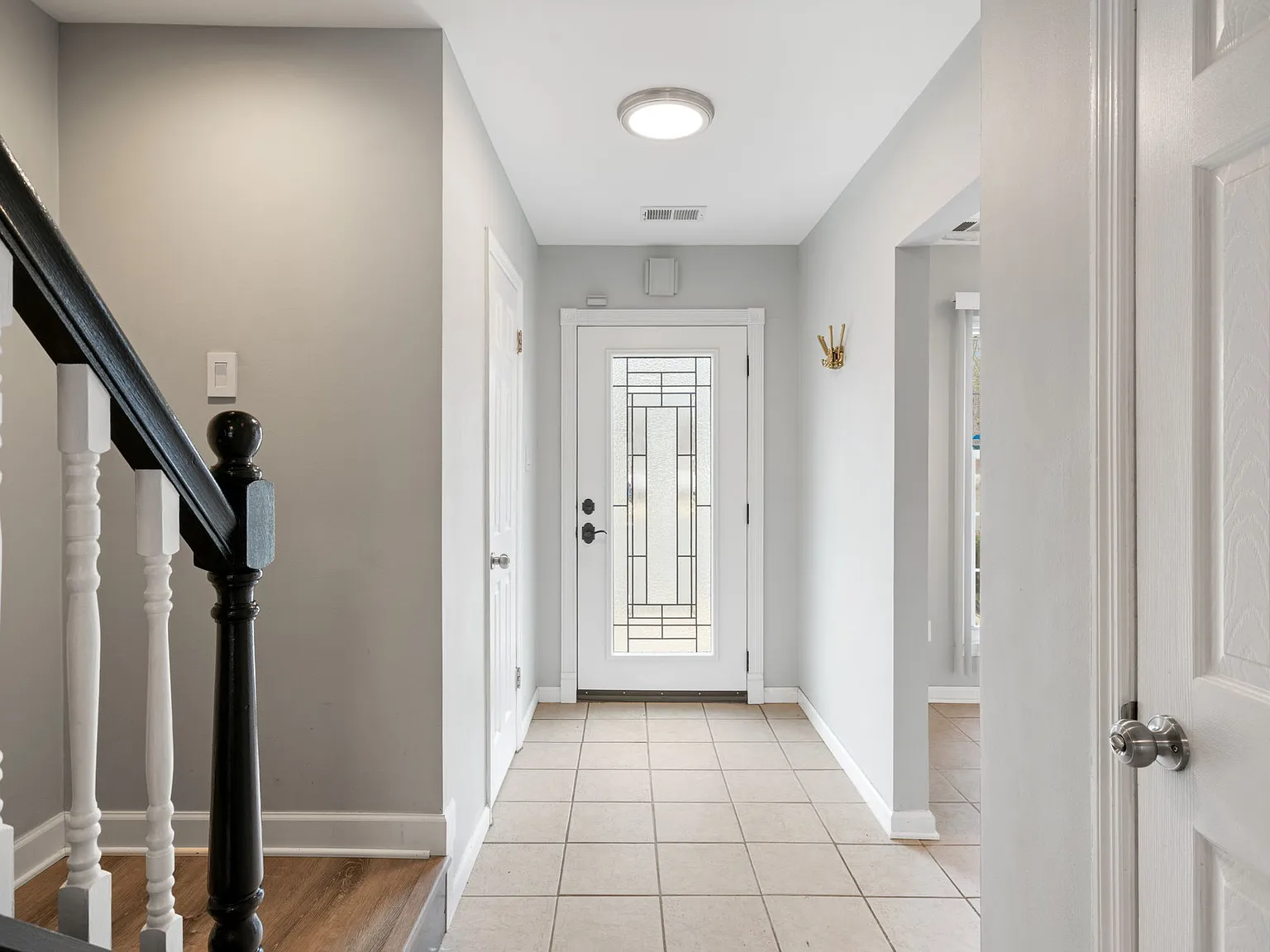 3 bed, 2.5 bath, 1500 sqft, $3,000 — Photo 2