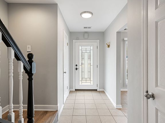 2nd image of 4405 Aspen Dr