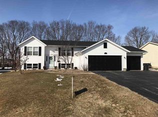 11206 Linden Blossom Ln, Roscoe, IL 61073