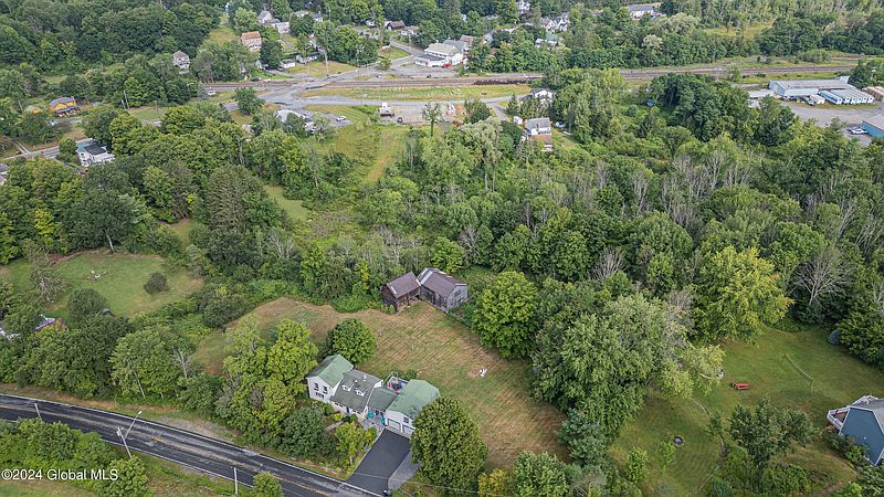 5th image of 187 E Shore Road