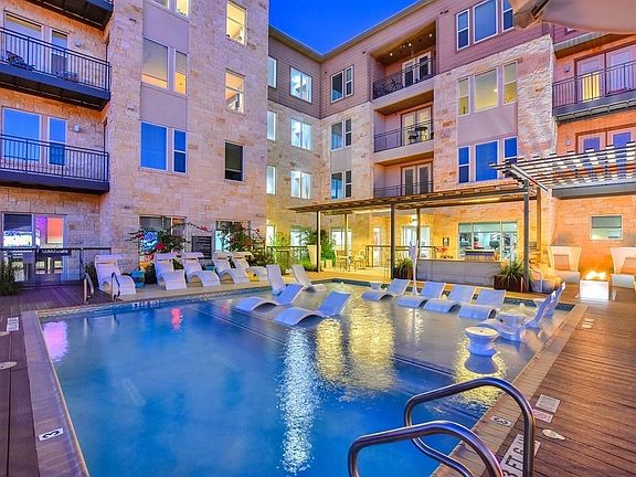 3rd image of 1900 Barton Springs Rd Unit 4017