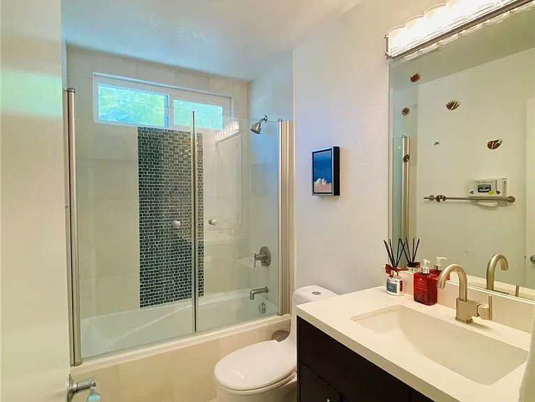 1456 Winterwood Ln — Photo 19