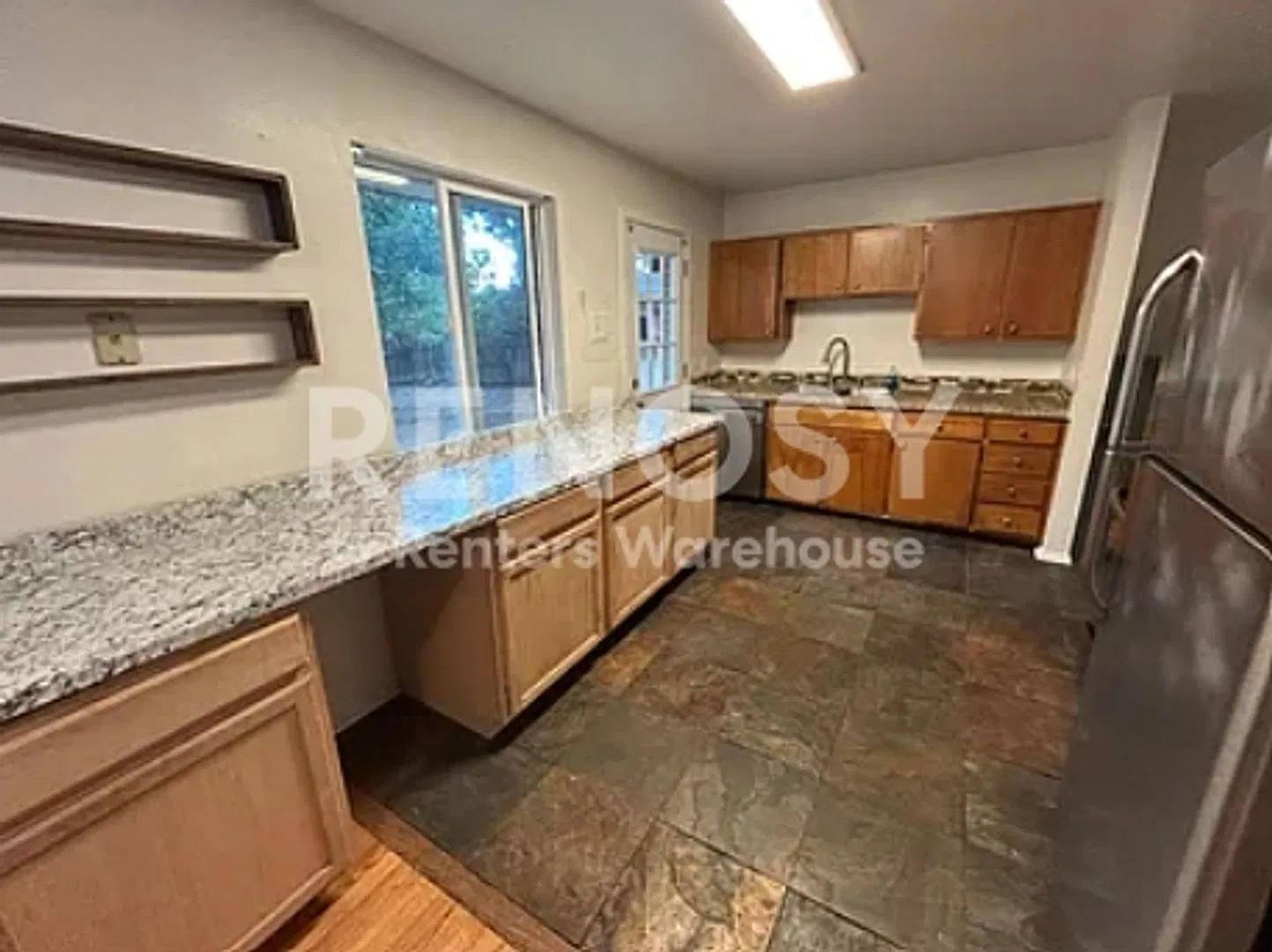 October Lease Incentive | 4565 Moorhead Ave | Fantastic location! — Photo 3
