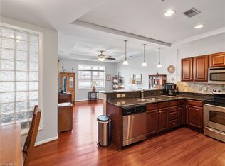 605 W Market St UNIT 413, Greensboro, NC 27401