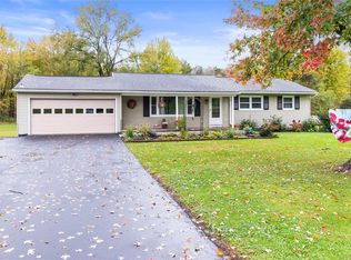 1953 Daansen Rd, Palmyra, NY 14522