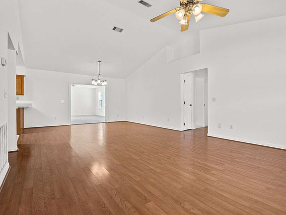 3rd image of 126 SW Story Pl
