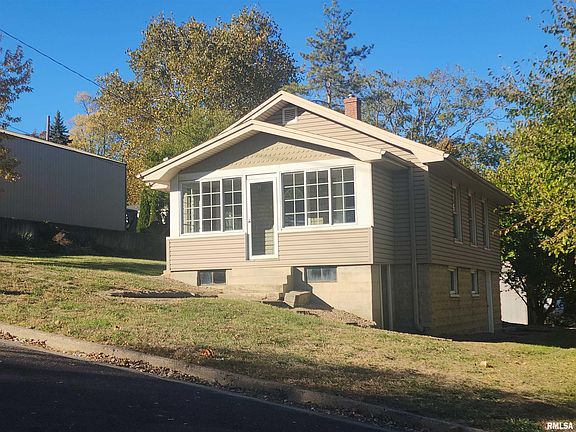 2nd image of 107 Argentina Ave