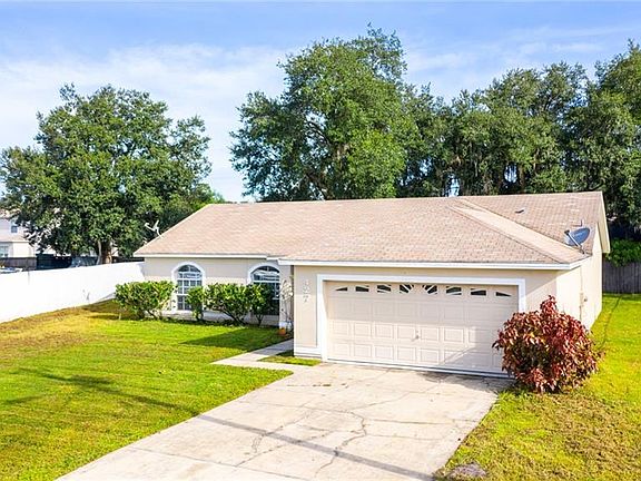 2nd image of 427 Magpie Ct