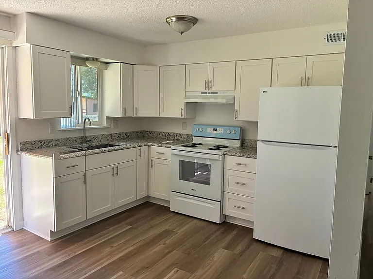 2417 Happy Valley Dr — Photo 6