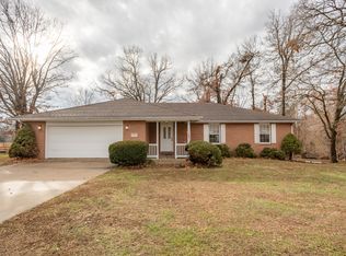 1204 Lake Road Dr, Cassville, MO 65625