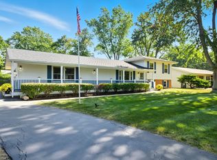 30W355 Claymore Ln, Naperville, IL 60563