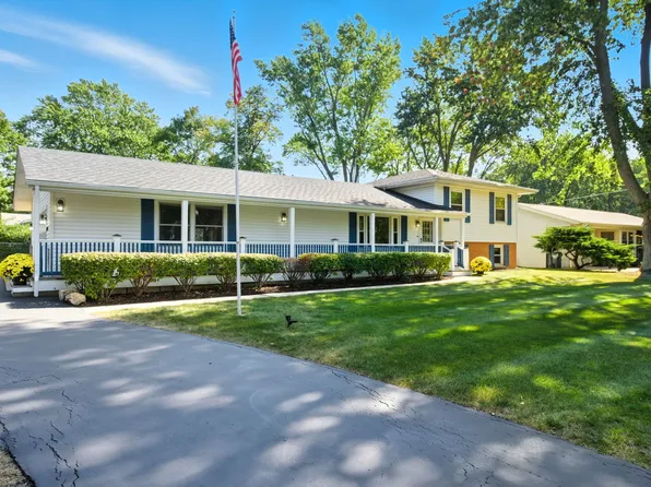 30W355 Claymore Ln, Naperville, IL 60563