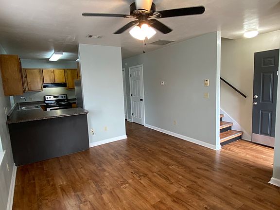 3rd image of 610 Pope St #2