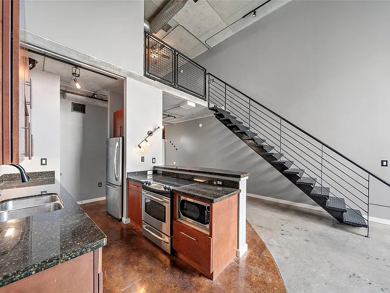 2000 Bagby St #13439 — Photo 5