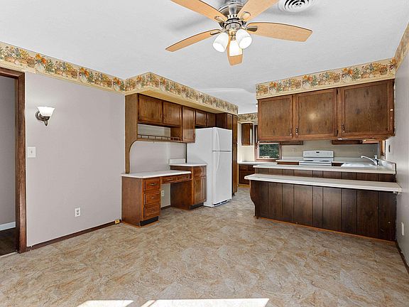 5th image of 1316 N Paradise Dr