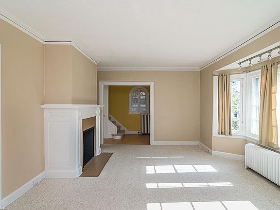 2nd image of 1529 Belle Ave