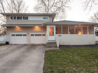 902 Longview Rd, Monticello, IL 61856