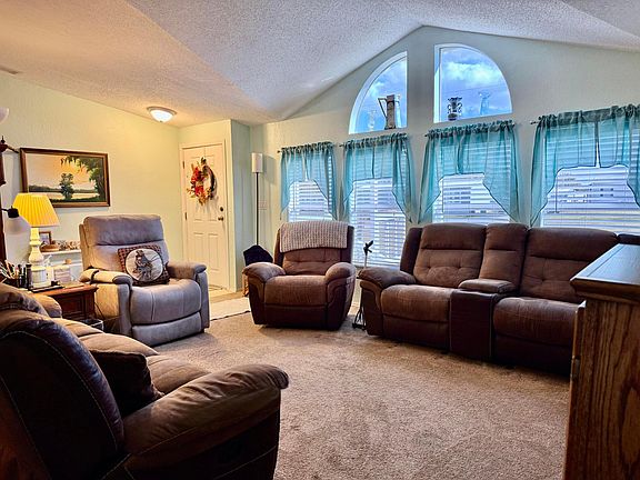 5th image of 2091 SE 24th Boulevard