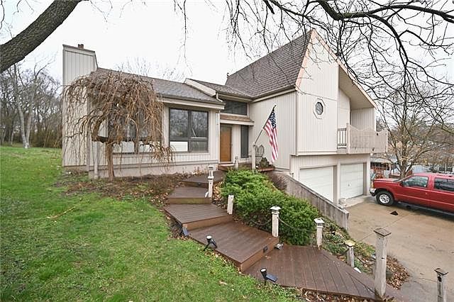 1st image of 80 Maple Dr