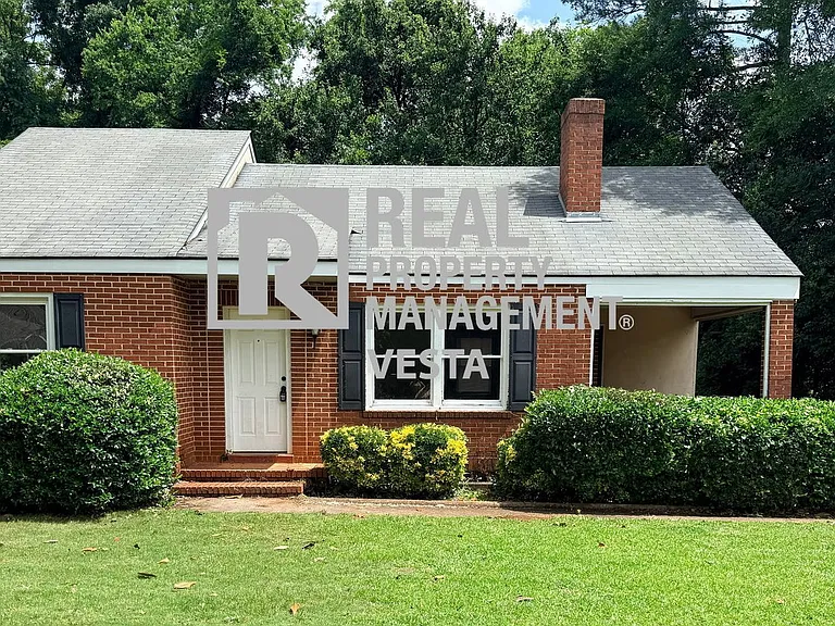 3163 Highpoint Dr — Photo 1