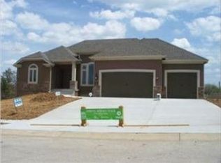 2118 SE Hemlock, Blue Springs, MO 64014