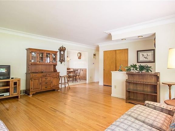 5th image of 207 Parkview Dr