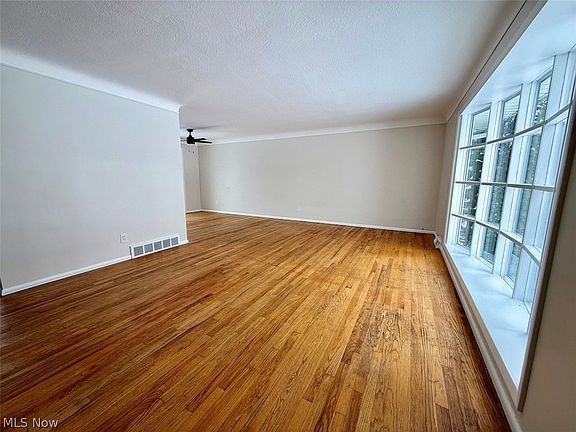5th image of 13810 Martin Dr