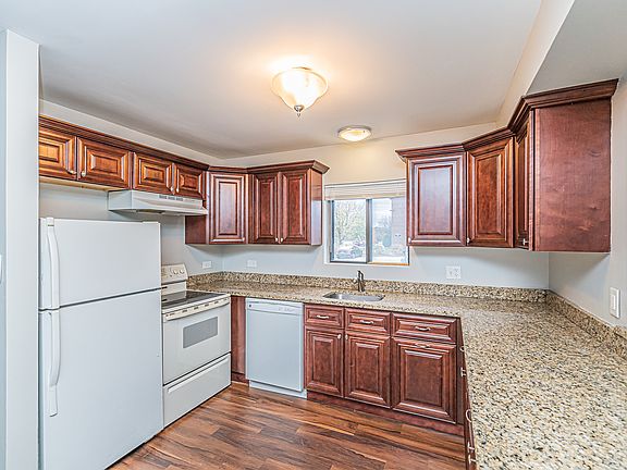 3rd image of 1129 Cedar St APT 1B
