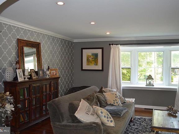 3rd image of 6785 Crittenden St