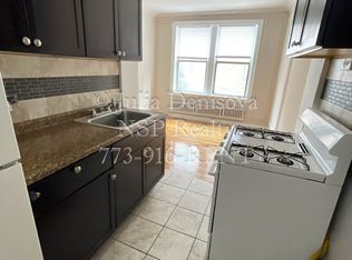 1373 W Estes Ave APT 1B, Chicago, IL 60626