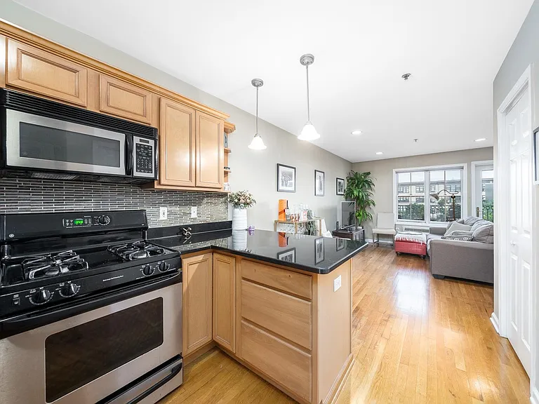 204 Jackson St #6 — Photo 13