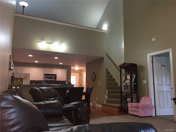 5th image of 4773 Brompton Dr