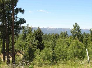 11 Silver Cloud Dr, Cascade, ID 83611