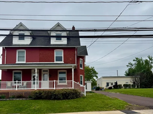 242 E Broad St, Trumbauersville, PA 18970