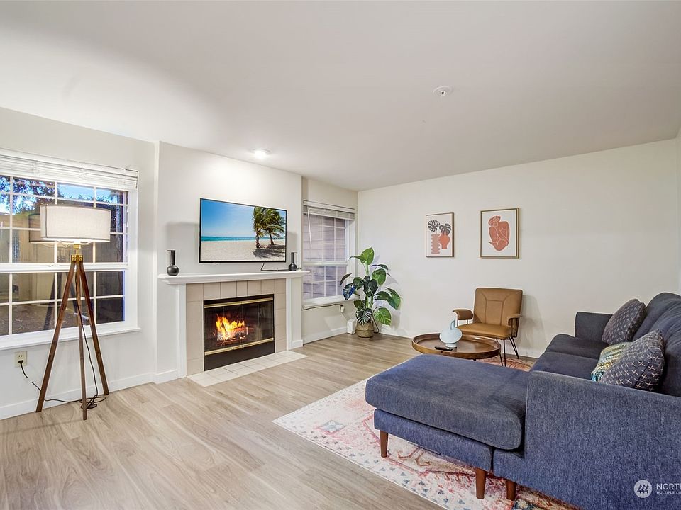 1st image of 14057 NE 181st Street #E103