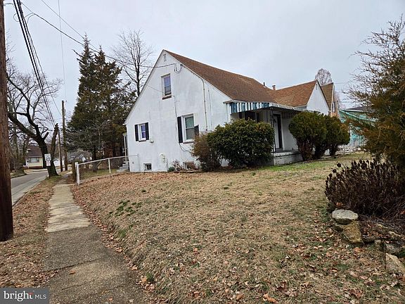 3rd image of 1671 Browning Rd