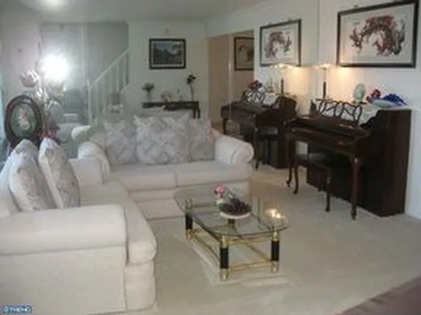 513 Haines Mill Rd, Delran, NJ 08075