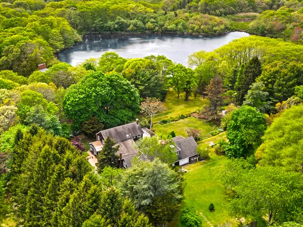 https://photos.zillowstatic.com/fp/357f1da3825c894fdd04d27e90b90f1e-p_e.webp