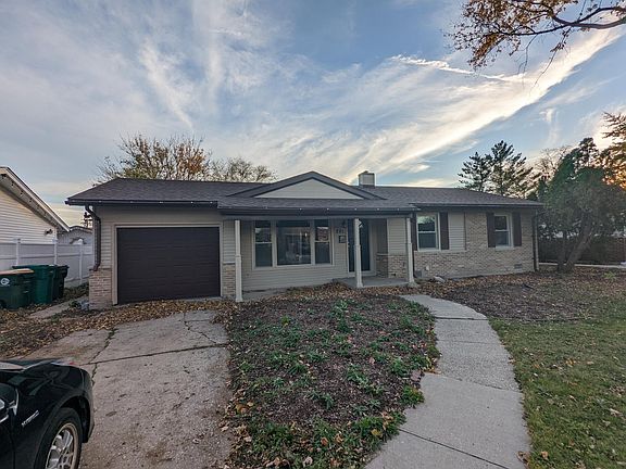 2nd image of 281 Victoria Ln