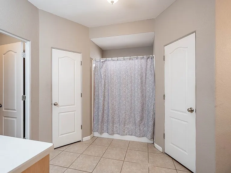 5112 Lavaca Ave — Photo 6