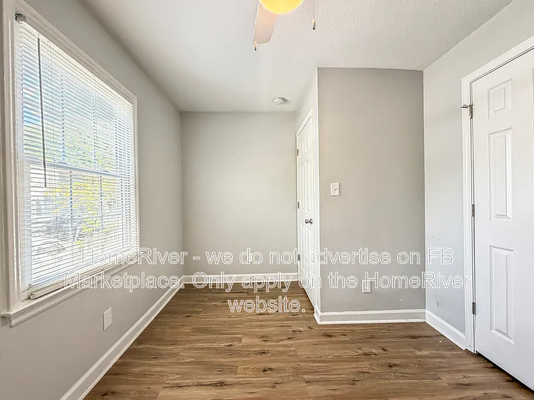 2408 Hart St — Photo 16