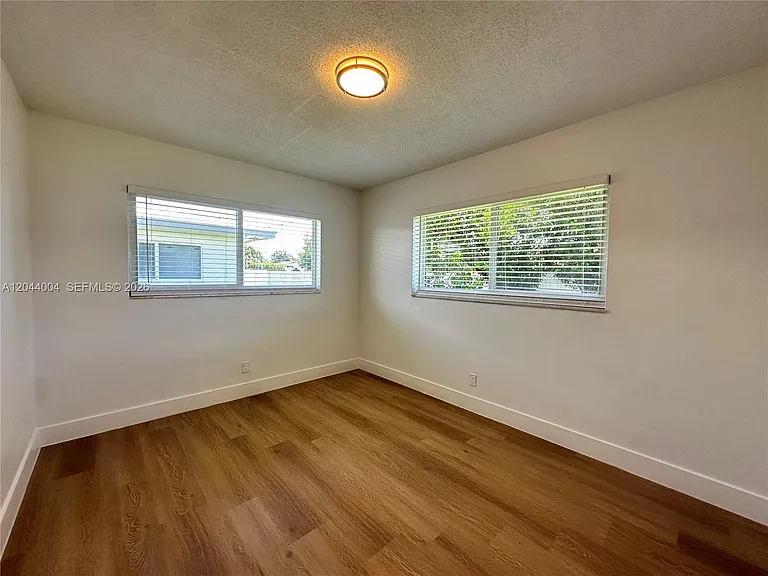 3700 NE 22nd Ave #4 — Photo 17