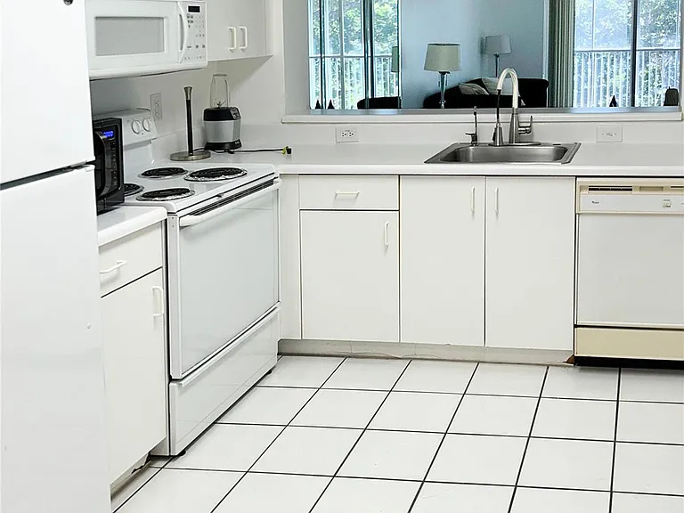 9511 Weldon Cir #412 — Photo 3
