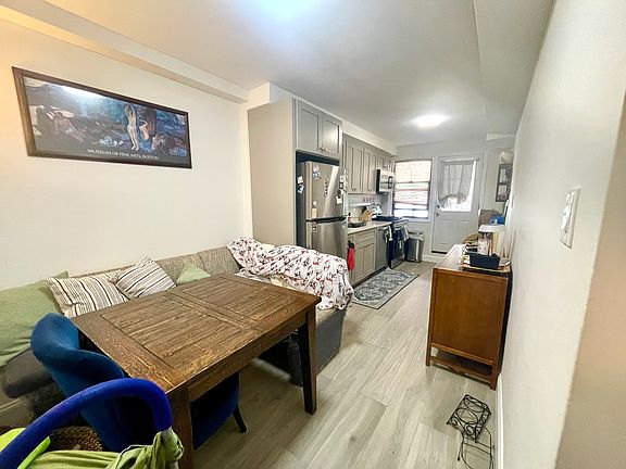 4th image of 31-39 32nd St #1