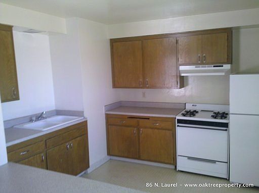 1st image of 86 N Laurel St