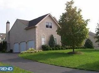 5016 Blue Bird Cir, Audubon, PA 19403