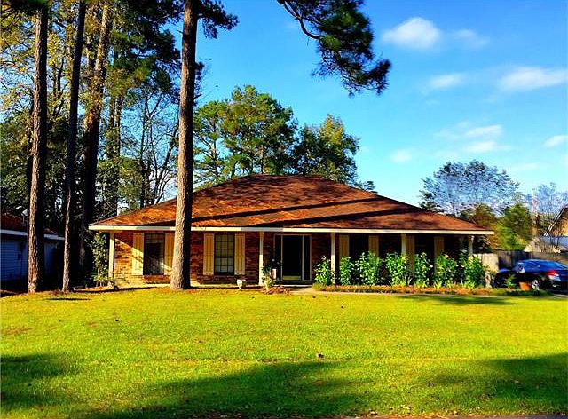 1st image of 420 Yaupon Dr
