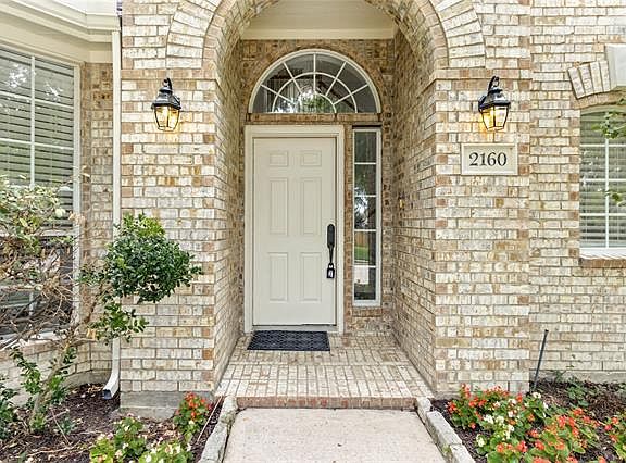 4th image of 2160 Garden Crest Dr