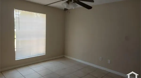 8746 Mallard Reserve Dr — Photo 4