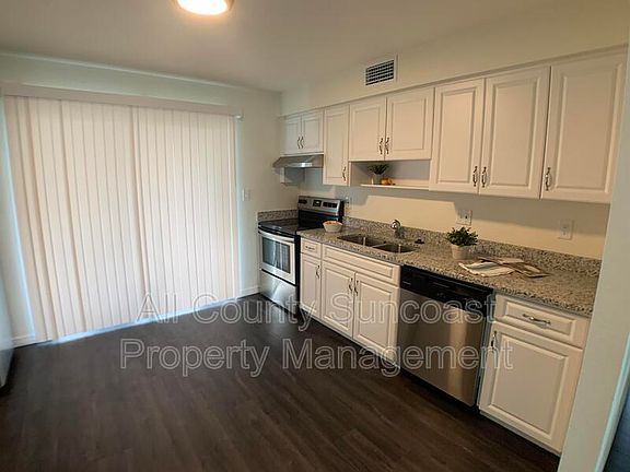 4th image of 7450 35th St N APT 1204